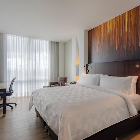 Holiday Inn Bogota Airport By Ihg Екстериор снимка