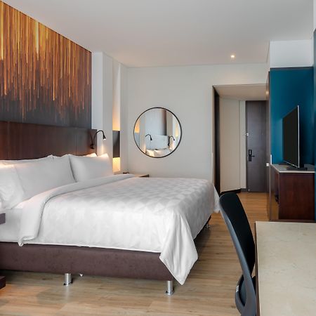 Holiday Inn Bogota Airport By Ihg Екстериор снимка