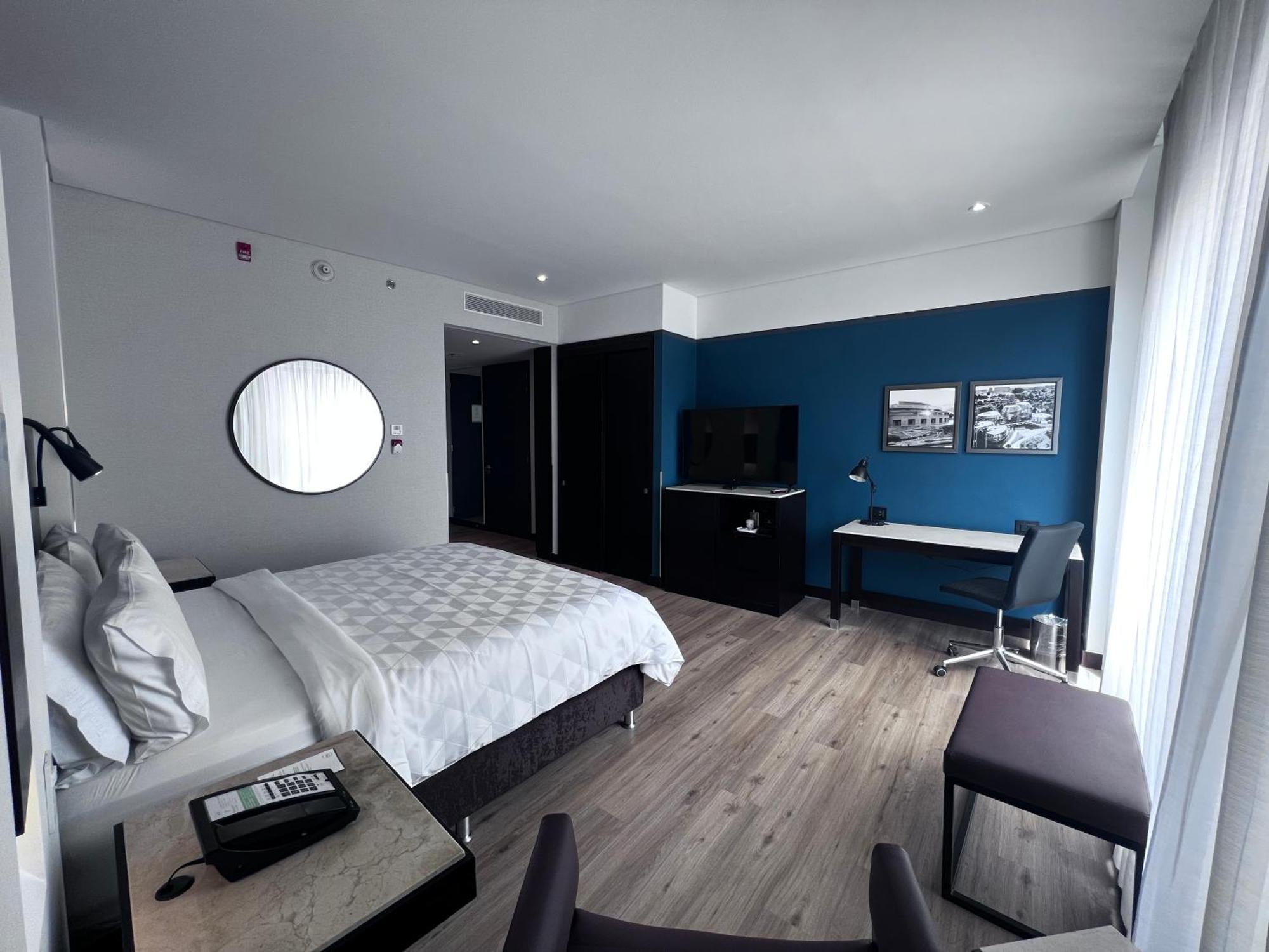 Holiday Inn Bogota Airport By Ihg Екстериор снимка
