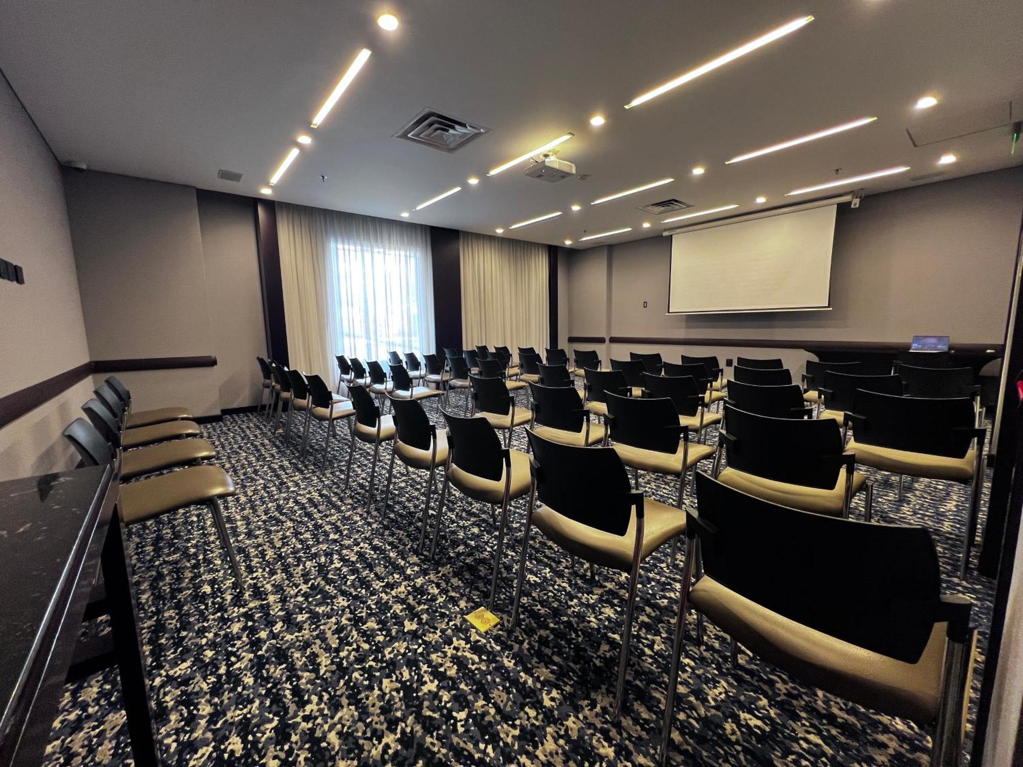 Holiday Inn Bogota Airport By Ihg Екстериор снимка