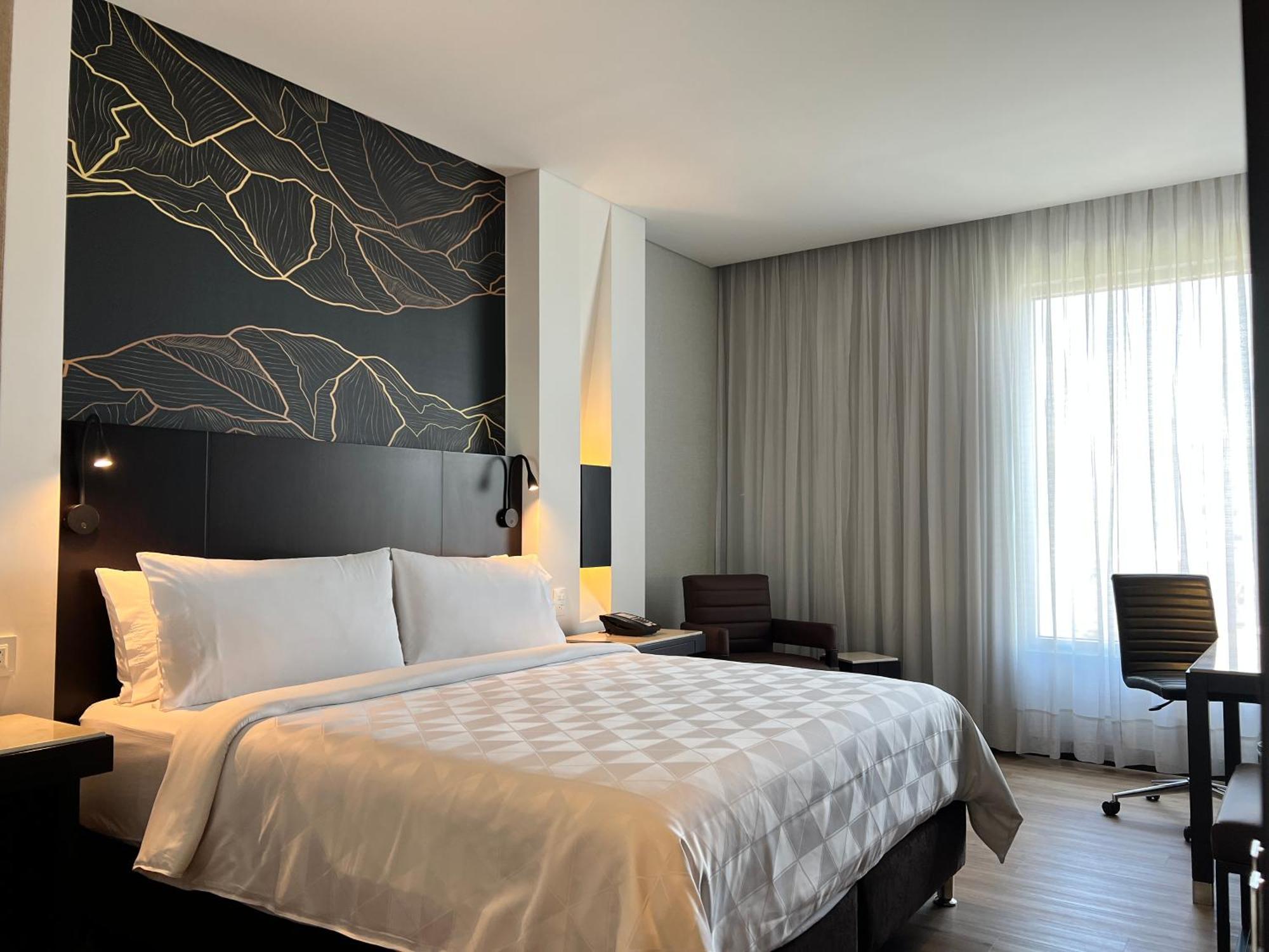 Holiday Inn Bogota Airport By Ihg Екстериор снимка
