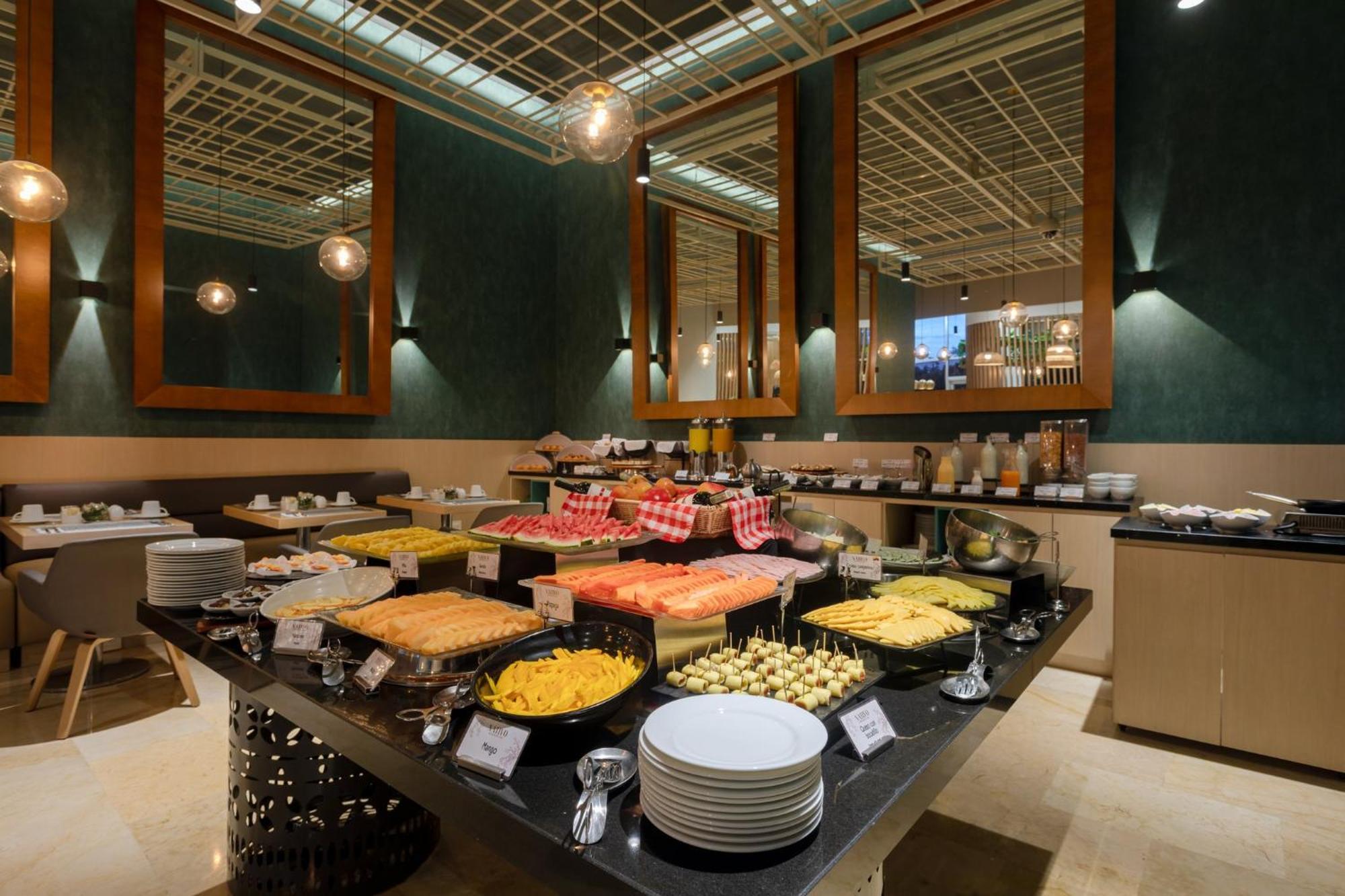 Holiday Inn Bogota Airport By Ihg Екстериор снимка