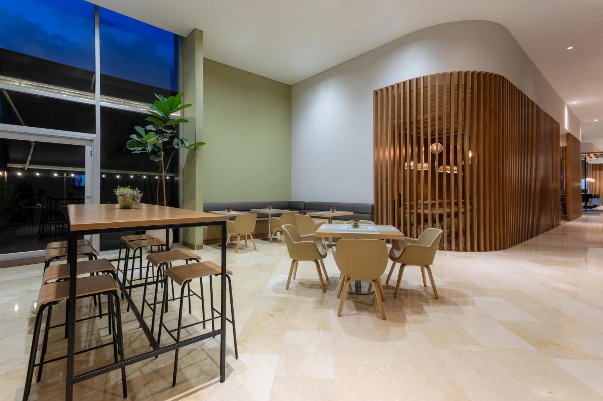Holiday Inn Bogota Airport By Ihg Екстериор снимка