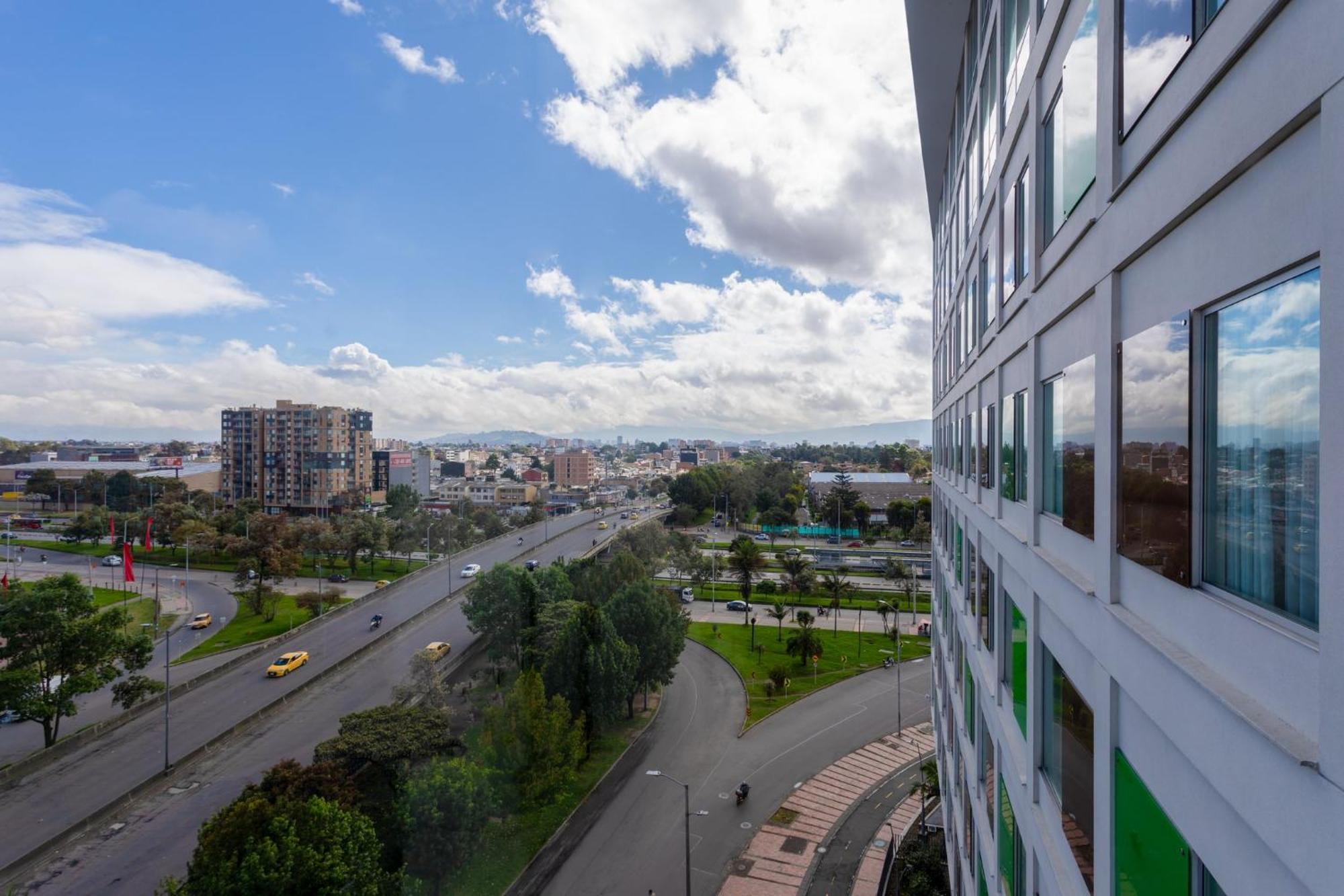 Holiday Inn Bogota Airport By Ihg Екстериор снимка